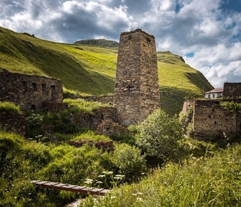 Загадки кавказских ущелий Загадки кавказских ущелий
